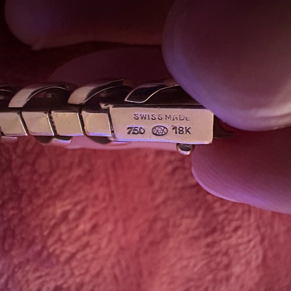 Gubelin (swiss brand) Elegant 18k Gold and Green Emerald Bracelet- 32.7grams - Picture 10 of 10